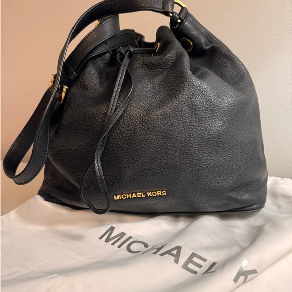 Michael Kors lady’s hand bag with the original dust cover - Picture 7 of 7